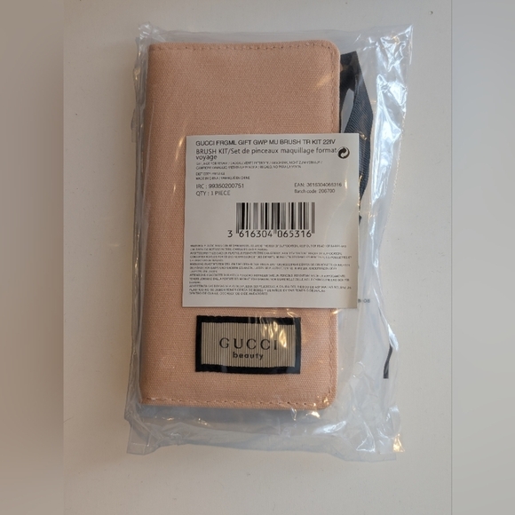 Gucci | 3 Piece Makeup Brush Travel Kit - Picture 3 of 8